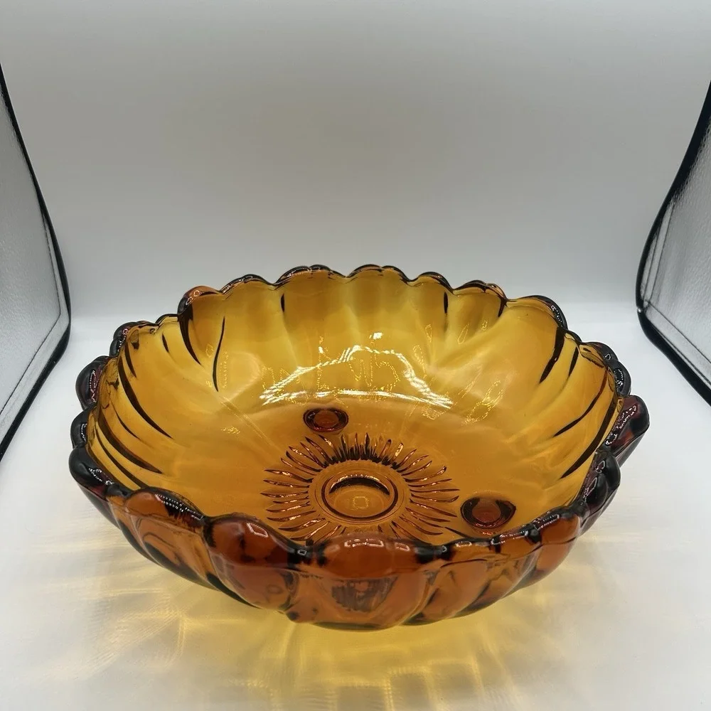 Vintage Indiana Glass Amber Sunflower Footed Centerpiece Bowl. Nice
